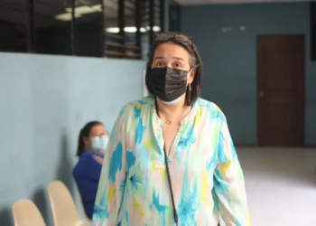 Regina Cañas acude al Juzgado para seguir proceso de asignación de trabajo de utilidad pública