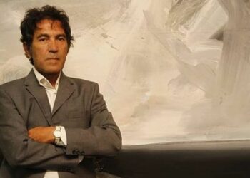 Un artista subasta una escultura invisible y la compran por 18.300 dólares