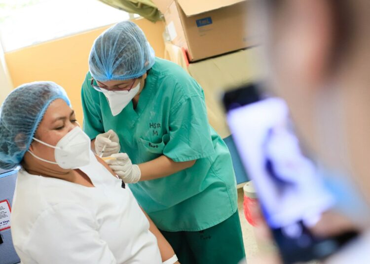 Personal médico de Hospital San Rafael recibió segunda dosis de vacuna contra Covid-19