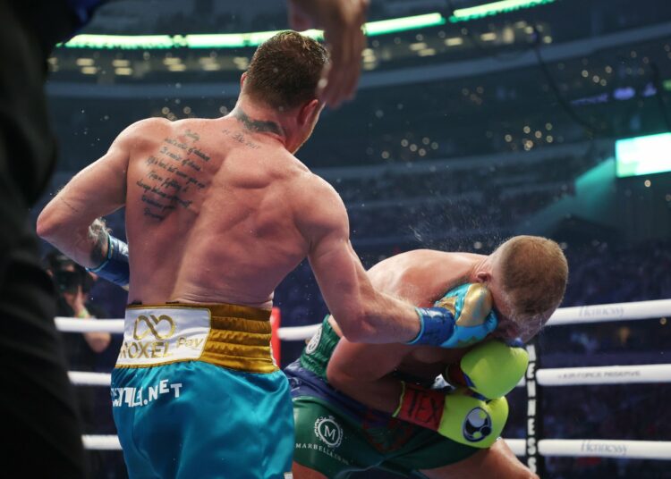 Billy Joe Saunders fue sometido a una delicada operación en la órbita ocular tras las múltiples fracturas que sufrió por los golpes de Canelo Álvarez