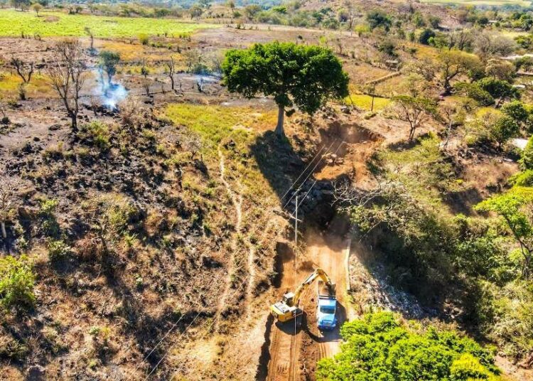 Ministerio de Obras Públicas continua construcción de carretera en Chalchuapa, Santa Ana que facilitará el acceso con Guatemala