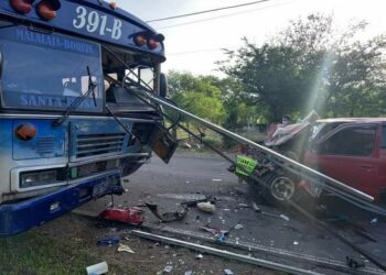 Fuerte accidente de tránsito en La Unión deja 3 lesionados