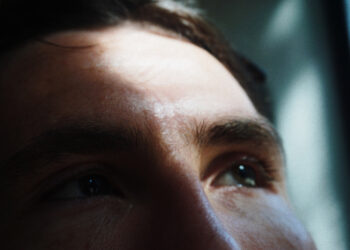 Un hombre ciego recupera la vista parcialmente gracias un novedoso tratamiento con algas