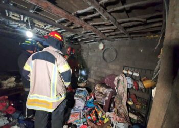 Una mujer embarazada y un menor de edad resultan lesionados en explosión de cohetería clandestina en Santa Ana