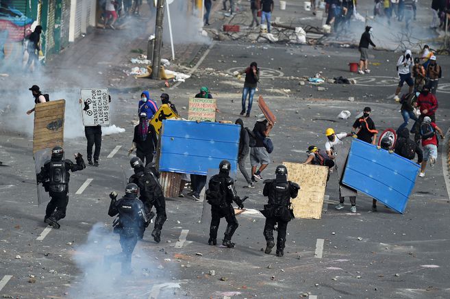 Violentos enfrentamientos en Cali marcan última jornada de protestas en  Colombia – Diario La Página