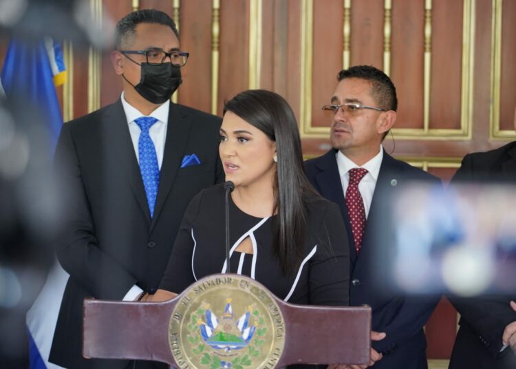 Hacienda entrega informe sobre $273 millones entregados a ONGs por exdiputados