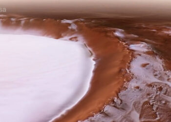 Científicos revelan fotografía de un cráter congelado en Marte