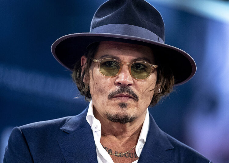 Johnny Depp denuncia a su ex esposa para saber si donó el dinero del divorcio
