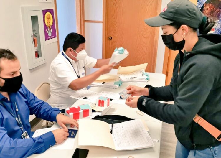 RNPN continúa con la emisión de los DUI a salvadoreños en Estados Unidos