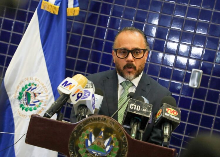 «Esperamos que Norman Quijano no vaya a ser como el ladrón prófugo de Funes que tenemos en Nicaragua»: Ernesto Castro