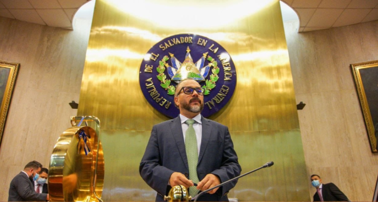 Presidente de la Asamblea anuncia declaración de “Hijos Meritísimos de El Salvador” a la Selección de Fútbol Playa