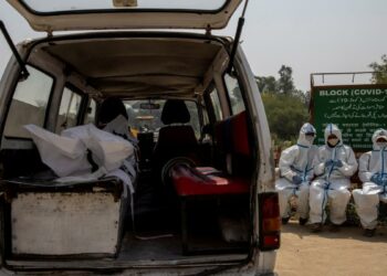 El coronavirus avanza imparable en India, causa 3.980 muertos y 412.000 nuevos contagios en 24 horas