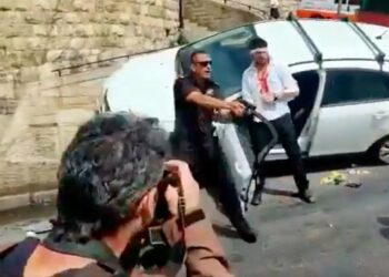 (VIDEO: IMÁGENES FUERTES) Conductor israelí atropella a un manifestante palestino en medio de los enfrentamientos en Jerusalén
