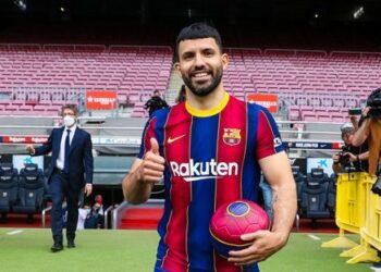 Barcelona presentó a Sergio Agüero como nuevo refuerzo