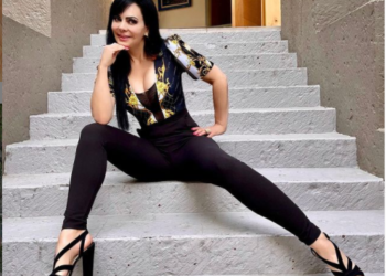 Maribel Guardia se viste de colegiala y genera suspiros al mostrar piernas de infarto
