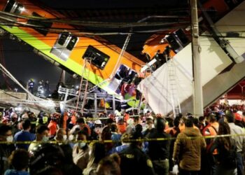 (VIDEO) Al menos 23 muertos y más de 70 heridos al desplomarse un tramo del metro en Ciudad de México
