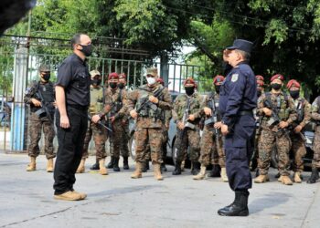 PNC y FAES realizan fuerte operativo «en búsqueda de fugitivos con orden de captura» en Soyapango