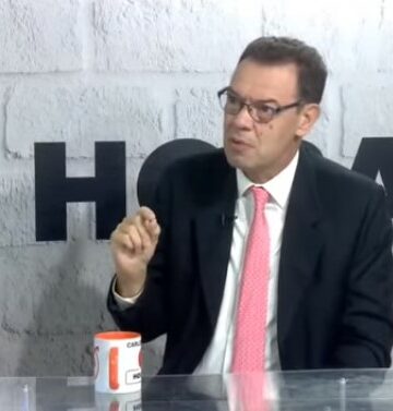 Óscar Avalle: “En El Salvador ha disminuido la pobreza en los últimos años, pero su clase media es aún muy pequeña”