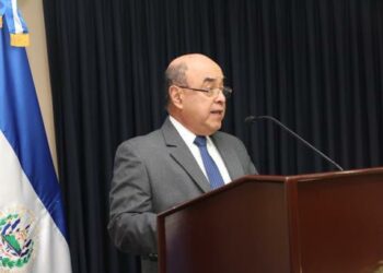 Óscar Pineda renuncia a la presidencia de la Corte Suprema de Justicia y de la Sala de lo Constitucional