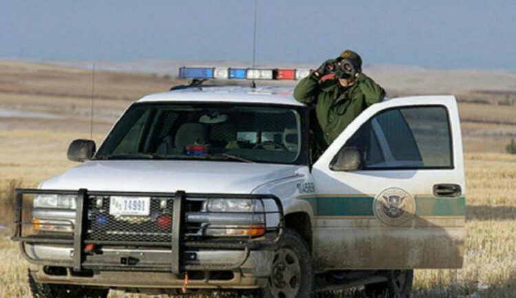 Patrulla Fronteriza de EE.UU. embiste a dos inmigrantes irregulares hondureños, matando a uno e hiriendo al otro