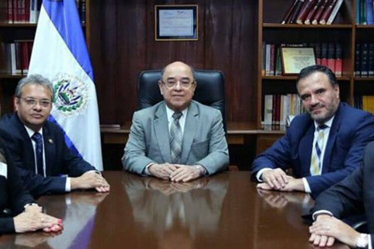 Con 64 votos, Asamblea Legislativa destituye a diez magistrados de la Sala de lo Constitucional