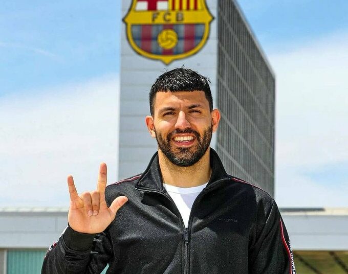 (VIDEOS) El Sergio «Kun» Agüero firmó con el Barcelona y será compañero de Lionel Messi