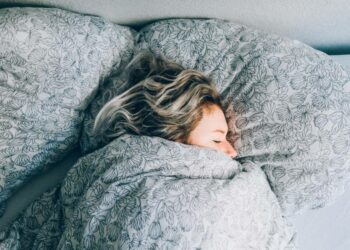 Una nueva teoría basada en la inteligencia artificial explica por qué nuestros sueños son a veces tan extraños