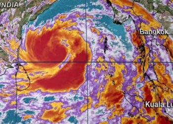 La India evacúa a 135.000 personas ante la llegada hoy del ciclón Tauktae