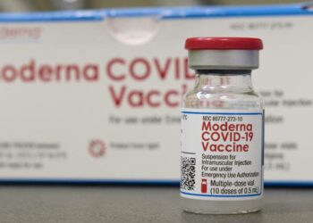 Teorías conspirativas : la vacuna de Moderna no contiene luciferina en 66.6 ml, ni es satánica