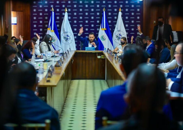 Alcaldía de San Salvador aprueba pagar retenciones laborales adeudadas durante la gestión Muyshondt