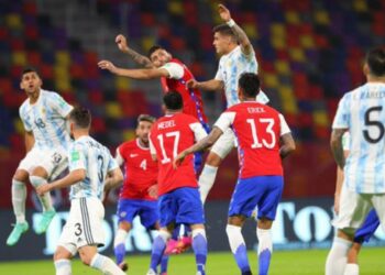 Rumbo a Qatar: Argentina no pudo con la resistencia de Chile y empató 1-1