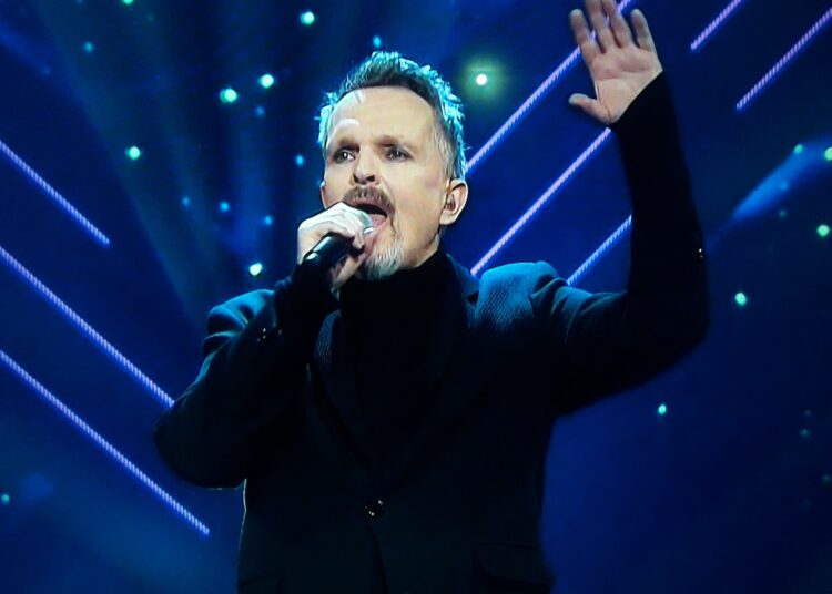 Preocupación por el estado de salud de Miguel Bosé