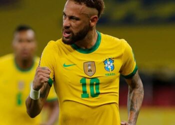 Neymar se acerca al récord de Pelé al anotar en triunfo de Brasil