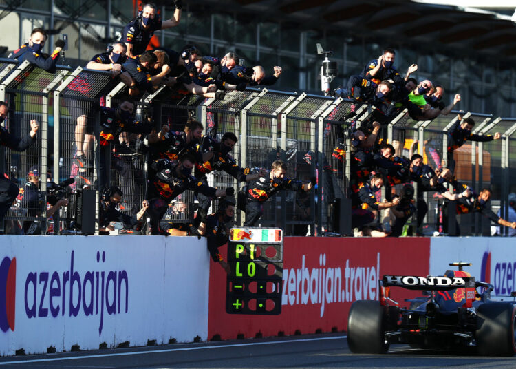 El piloto mexicano Sergio ‘Checho’ Pérez consigue la victoria en el Gran Premio de Azerbaiyán