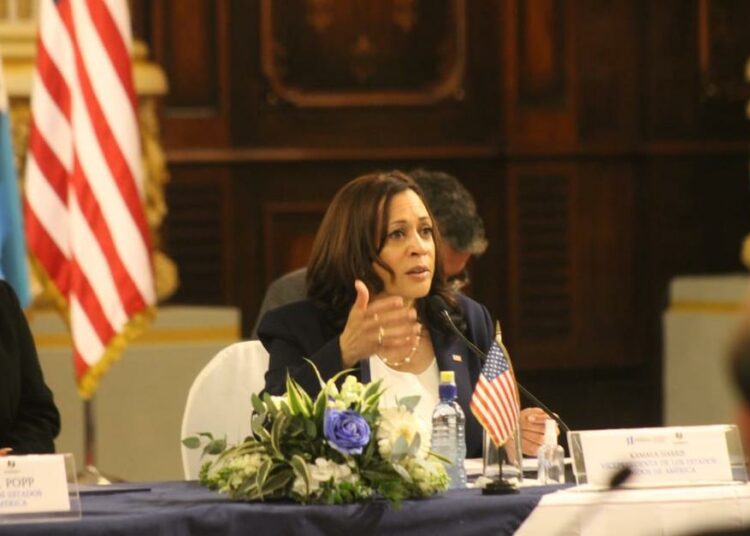 Centro para deportados, reunificación familiar y grupo anticorrupción las 3 claves de la visita de Kamala Harris a Guatemala