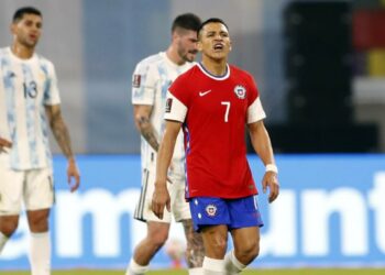 Alexis Sánchez se lesiona y se perderá el debut con Argentina y el resto de la fase de grupos