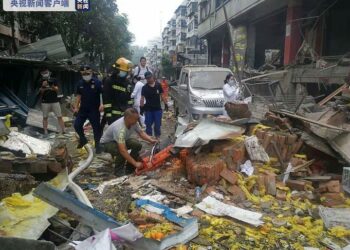 (VIDEO) Al menos 12 muertos por una explosión de gas en el centro de China