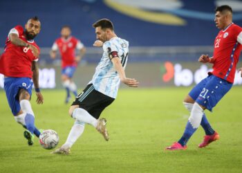 (VIDEO) Chile frustra alegría de Argentina con empate 1-1