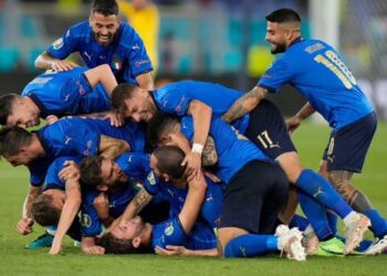 Italia goleó 3-0 a Suiza y se convirtió en el primer clasificado a octavos de final de la Eurocopa 2021