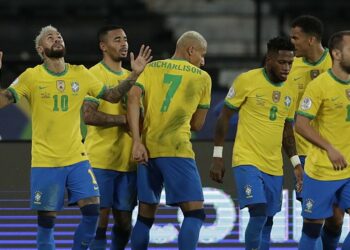 Sin despeinarse: Brasil goleó 4-0 a Perú en la fecha 2 de la Copa América 2021