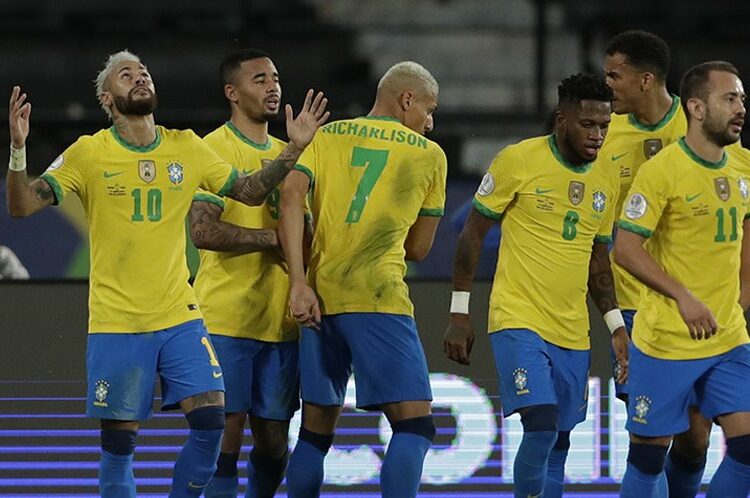 Sin despeinarse: Brasil goleó 4-0 a Perú en la fecha 2 de la Copa América 2021