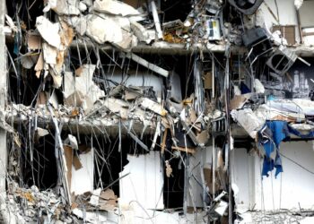 Ascienden a nueve los muertos en colapso de edificio en Miami