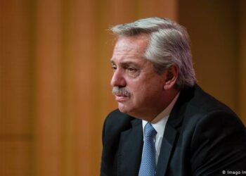 El presidente de Argentina Alberto Fernández dice que los brasileños vienen de la selva, los mexicanos de los indios y los argentinos de Europa