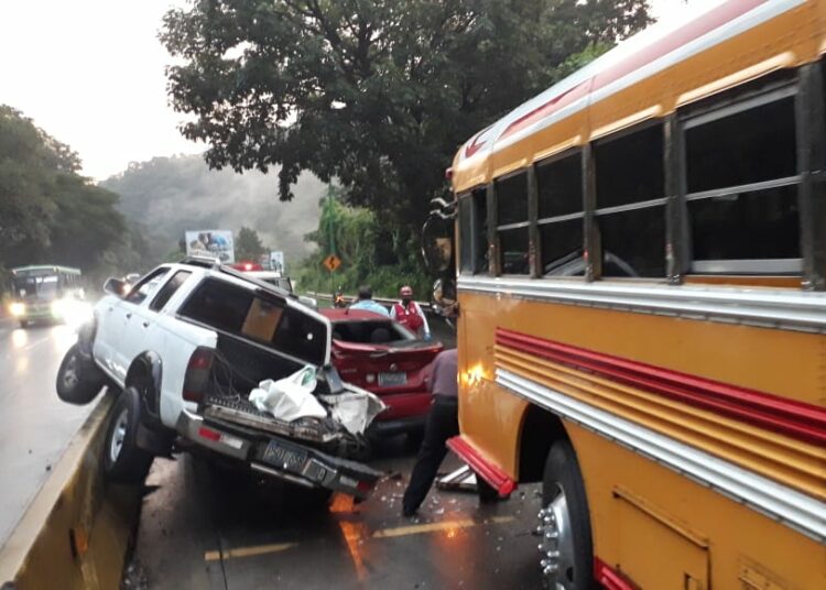 Múltiple accidente de tránsito en carretera Los Chorros deja al menos tres lesionados
