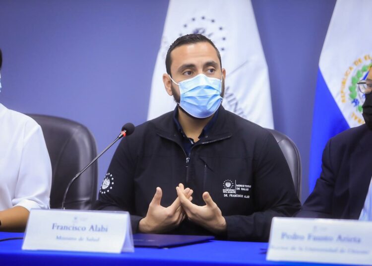 Ministro Alabí muestra preocupación ante la presencia de cepa californiana en pacientes con covid-19 en El Salvador