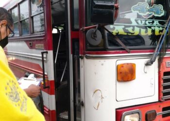 VMT y PNC verifican cumplimiento de medidas de bioseguridad en el transporte público