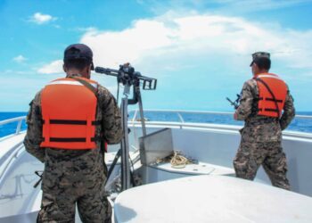 Instituciones del Sistema Nacional buscan a un pescador desaparecido en playa Amatecampo, en La Paz