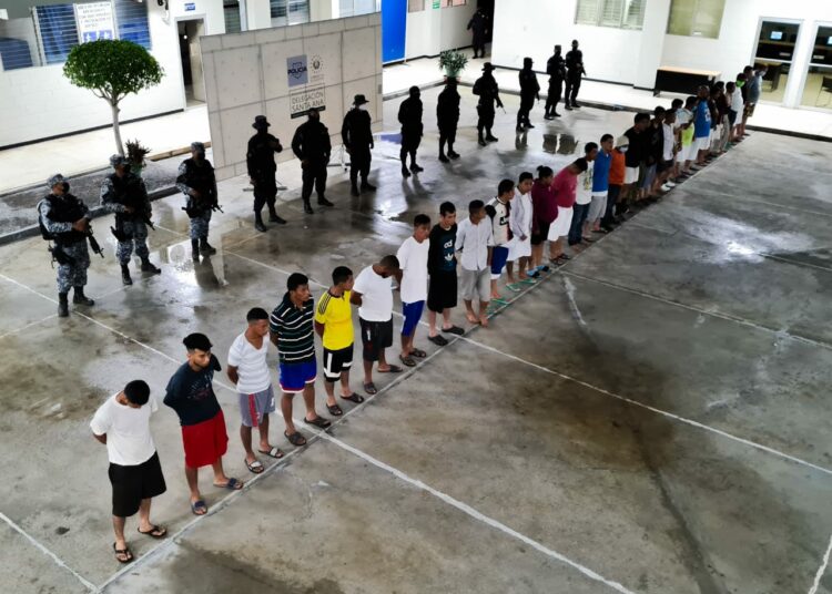 Operativo en Santa Ana deja la captura de 33 sujetos por diversos delitos