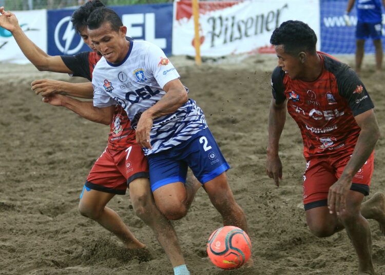 Fútbol playa: Rancho Viejo sufrió pero sigue imparable