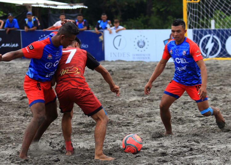 La Pirraya se complica en la liga de fútbol playa